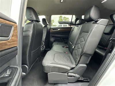 Volkswagen Atlas 2.0T SE con tecnología 2024