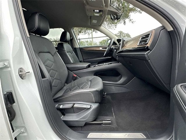 Volkswagen Atlas 2.0T SE con tecnología 2024