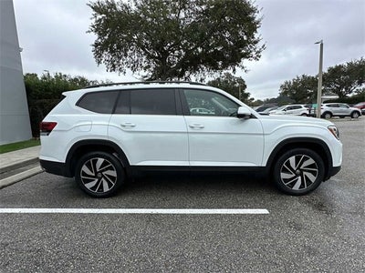 Volkswagen Atlas 2.0T SE con tecnología 2024