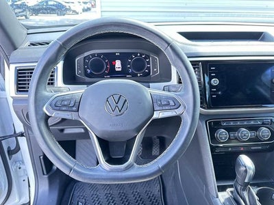 Volkswagen Atlas Cross Sport 2.0T SE con paquete Technology 2022