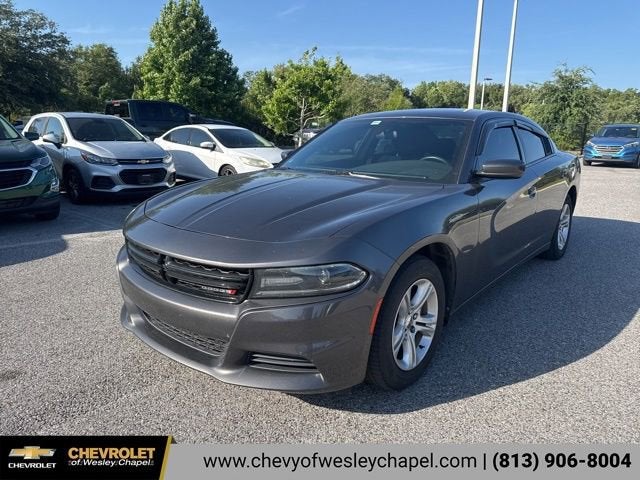 Dodge Charger SXT con tracción trasera (2021)