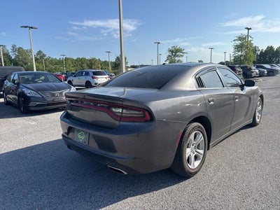 Dodge Charger SXT con tracción trasera (2021)