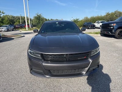 Dodge Charger SXT con tracción trasera (2021)