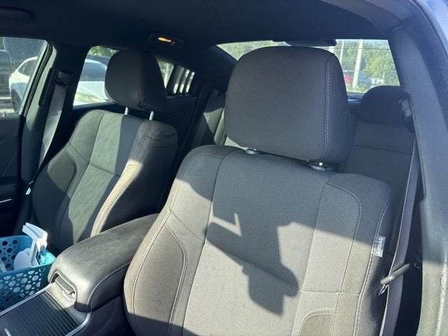 Dodge Charger SXT con tracción trasera (2021)