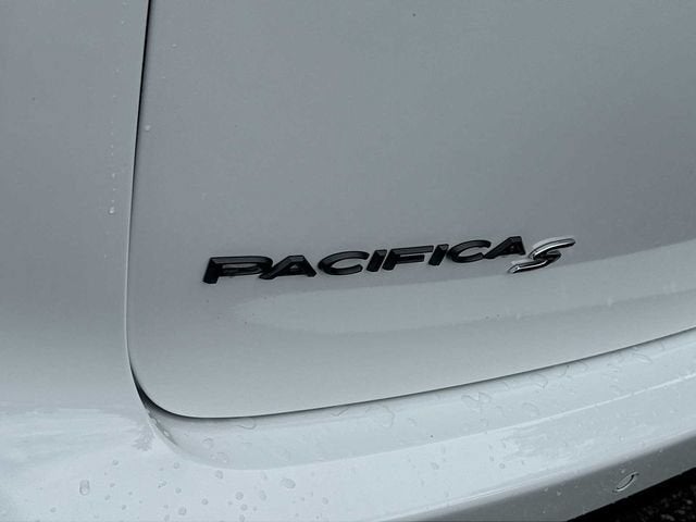 Chrysler Pacifica Hybrid S 2024 con paquete de diseño