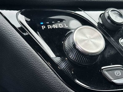 Chrysler Pacifica Hybrid S 2024 con paquete de diseño