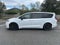Chrysler Pacifica Hybrid S 2024 con paquete de diseño