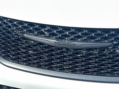 Chrysler Pacifica Limited AWD 2023