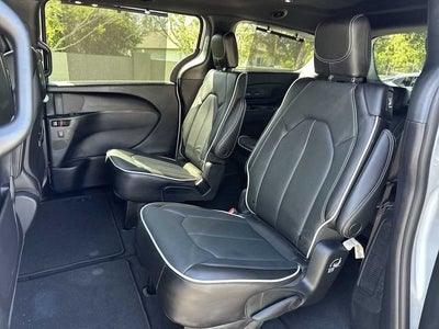Chrysler Pacifica Limited AWD 2023
