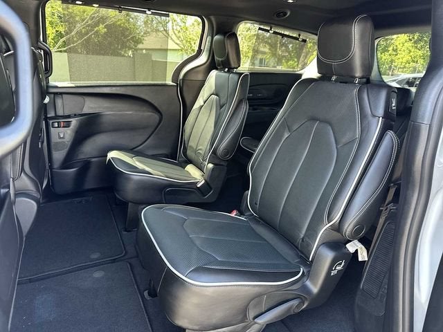 Chrysler Pacifica Limited AWD 2023