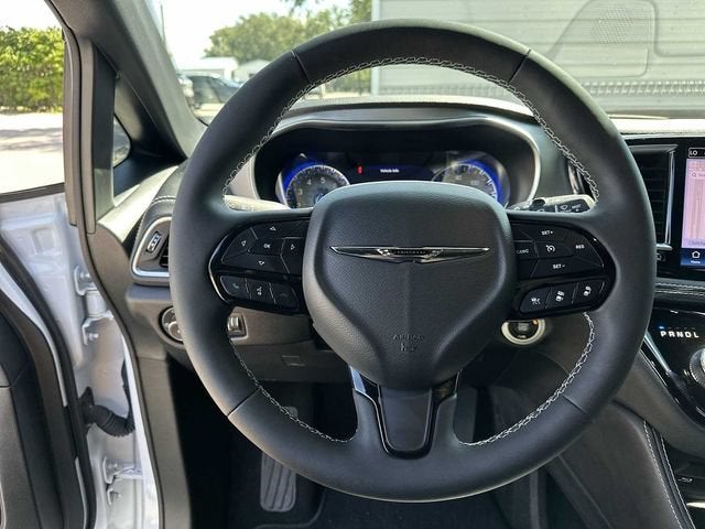 Chrysler Pacifica Limited AWD 2023