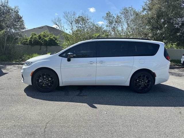 Chrysler Pacifica Limited AWD 2023