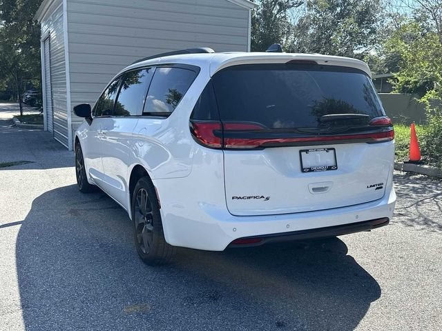 Chrysler Pacifica Limited AWD 2023