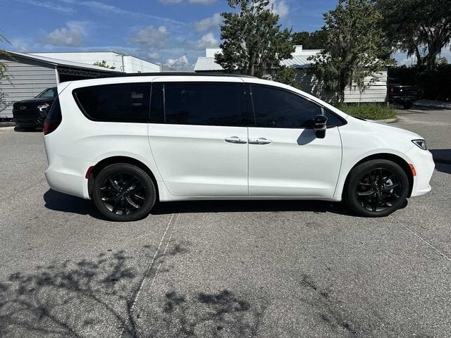 Chrysler Pacifica Limited AWD 2023