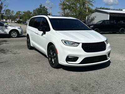 Chrysler Pacifica Limited AWD 2023