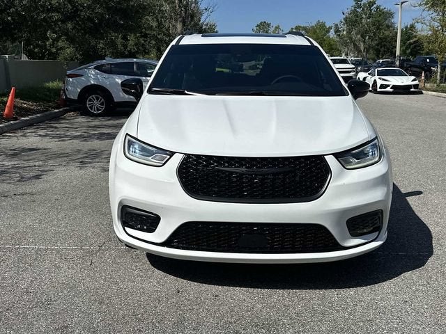 Chrysler Pacifica Limited AWD 2023