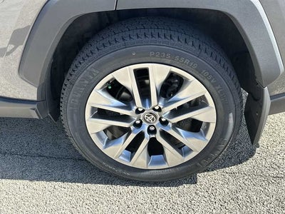 Toyota RAV4 XLE Premium 2024