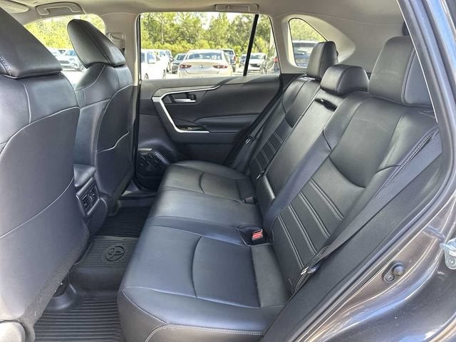 Toyota RAV4 XLE Premium 2024