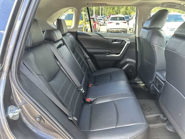 Toyota RAV4 XLE Premium 2024