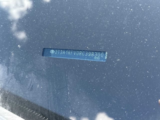 Toyota RAV4 XLE Premium 2024
