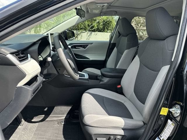 Toyota RAV4 XLE 2023