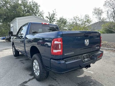 RAM 3500 Laramie Crew Cab 4x4 de 2024 con caja de 1,93 m