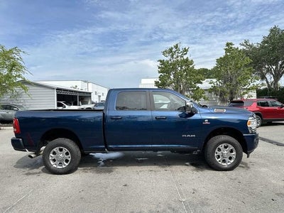 RAM 3500 Laramie Crew Cab 4x4 de 2024 con caja de 1,93 m