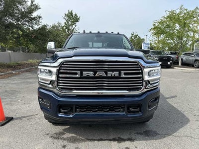 RAM 3500 Laramie Crew Cab 4x4 de 2024 con caja de 1,93 m