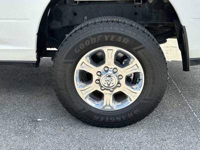 RAM 3500 Big Horn de 2024, cabina doble, tracción 4x4 y caja de 2,4 m