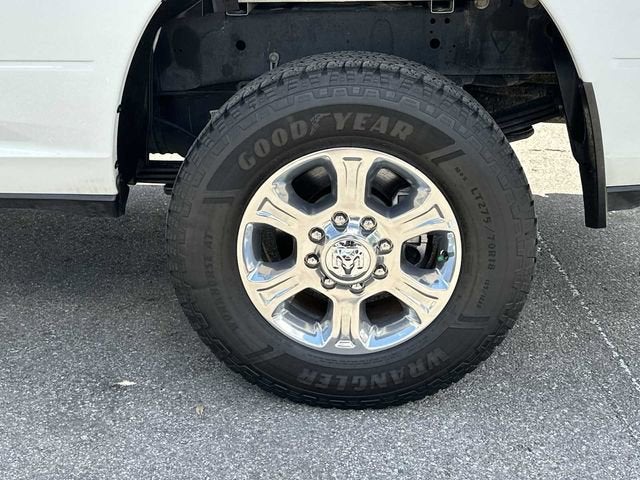 RAM 3500 Big Horn de 2024, cabina doble, tracción 4x4 y caja de 2,4 m