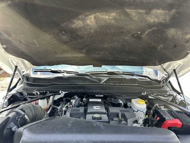 RAM 3500 Big Horn de 2024, cabina doble, tracción 4x4 y caja de 2,4 m