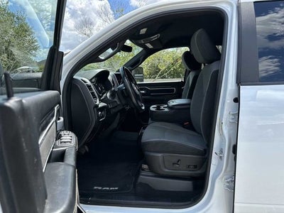 RAM 3500 Big Horn de 2024, cabina doble, tracción 4x4 y caja de 2,4 m