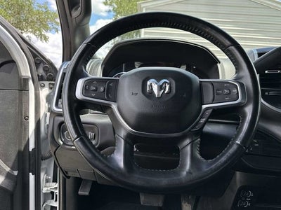 RAM 3500 Big Horn de 2024, cabina doble, tracción 4x4 y caja de 2,4 m