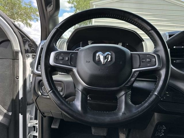 RAM 3500 Big Horn de 2024, cabina doble, tracción 4x4 y caja de 2,4 m