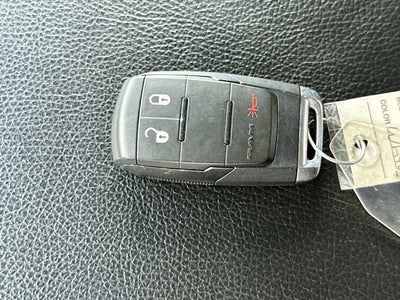 RAM 3500 Big Horn de 2024, cabina doble, tracción 4x4 y caja de 2,4 m