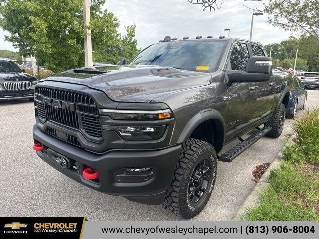 RAM 2500 Power Wagon Crew Cab 4x4 de 2025 con caja de 1,93 m