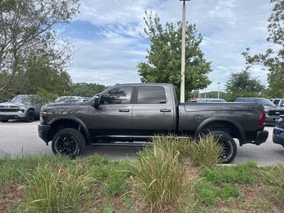 RAM 2500 Power Wagon Crew Cab 4x4 de 2025 con caja de 1,93 m