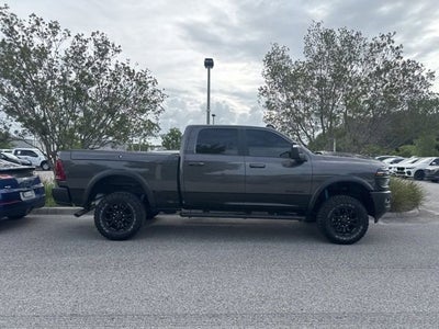 RAM 2500 Power Wagon Crew Cab 4x4 de 2025 con caja de 1,93 m