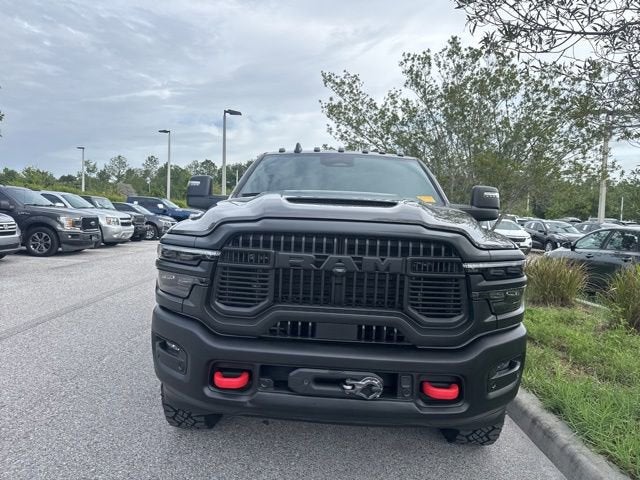 RAM 2500 Power Wagon Crew Cab 4x4 de 2025 con caja de 1,93 m