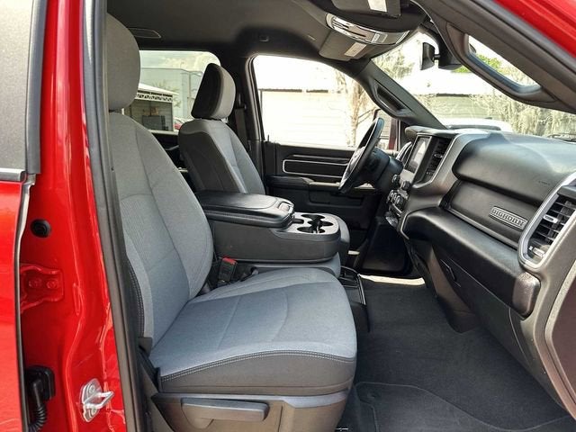 RAM 2500 Big Horn de 2024, cabina doble, tracción 4x4 y caja de 6'4"