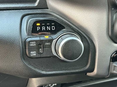 RAM 2500 Big Horn de 2024, cabina doble, tracción 4x4 y caja de 6'4"