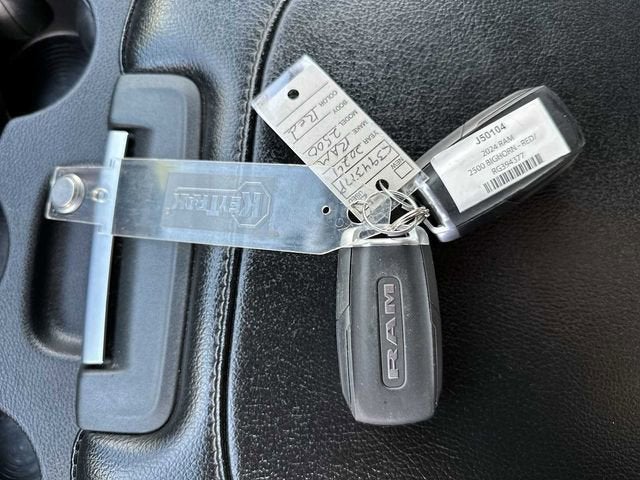 RAM 2500 Big Horn de 2024, cabina doble, tracción 4x4 y caja de 6'4"