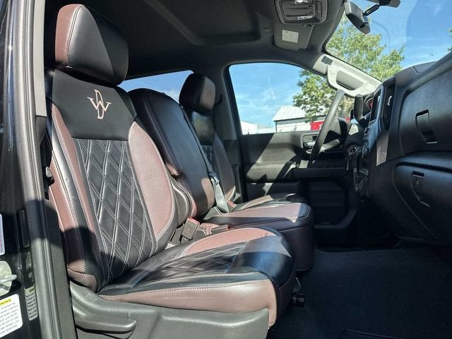Chevrolet Silverado 1500 Custom Trail Boss 2021