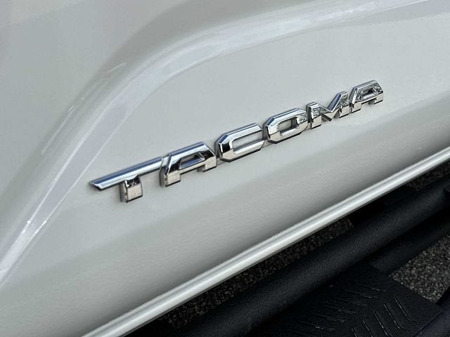 Toyota Tacoma SR5 2025