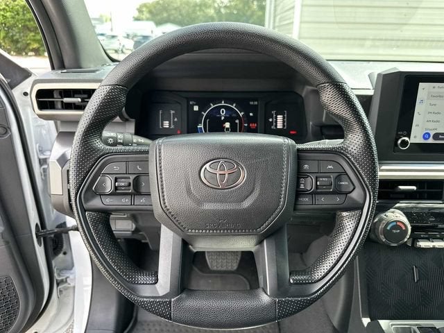 Toyota Tacoma SR5 2025