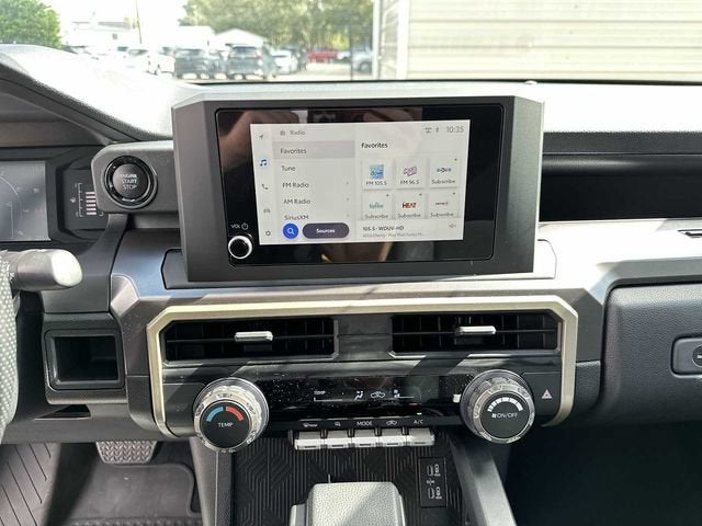 Toyota Tacoma SR5 2025