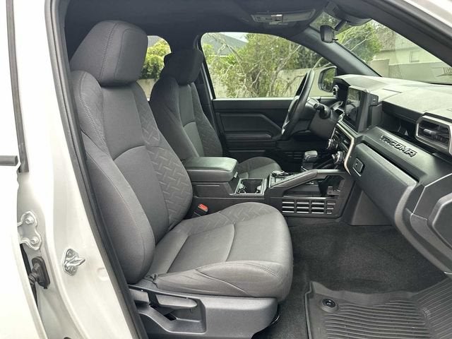 Toyota Tacoma SR 2024
