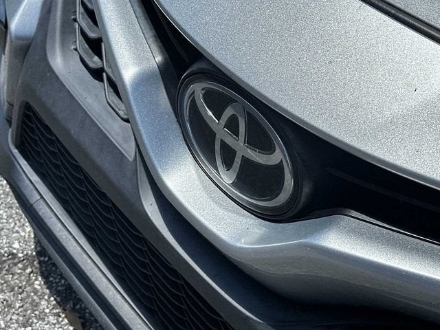 Toyota Camry SE 2021