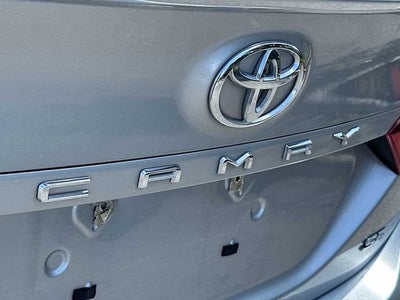 Toyota Camry SE 2021