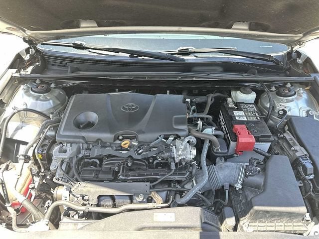 Toyota Camry SE 2021
